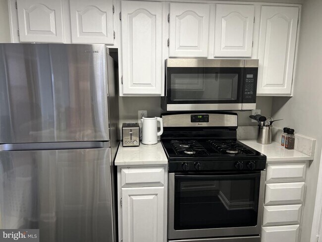 Building Photo - 4808 Moorland Ln