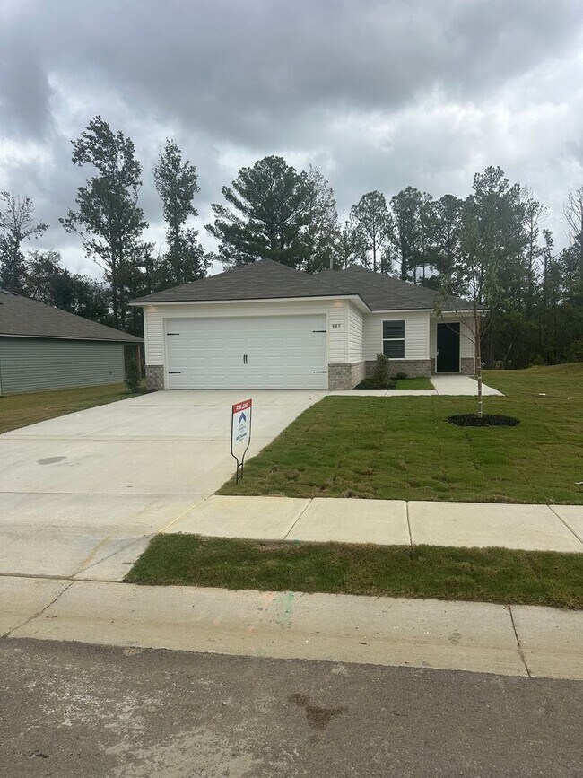 Foto del edificio - $99 First Month + $250 Gift Card!* Brand New Three Bedroom | Two Bathroom Home in Calera