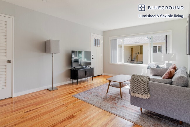 Building Photo - 1230 Mills St