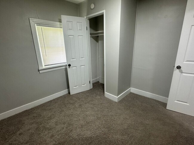 Foto del edificio - 3 Bedroom / 2 Bath near park