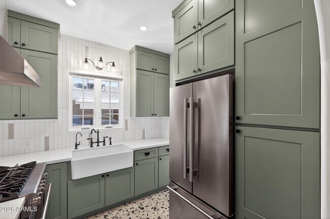 Foto del edificio - 311 West Campbell Ave