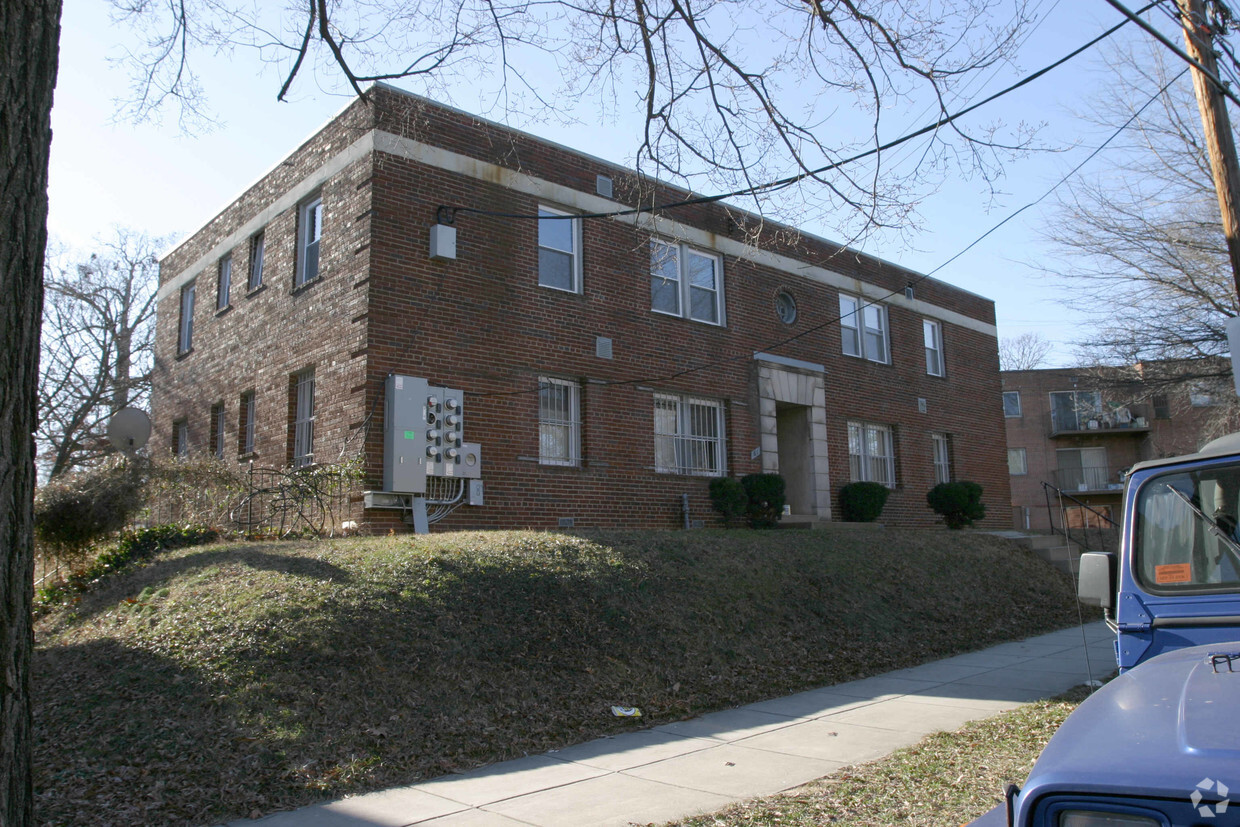 Foto del edificio - 61 Hawaii Ave NE