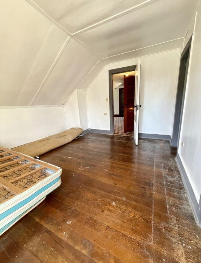 Foto del edificio - 806 E Loomis St