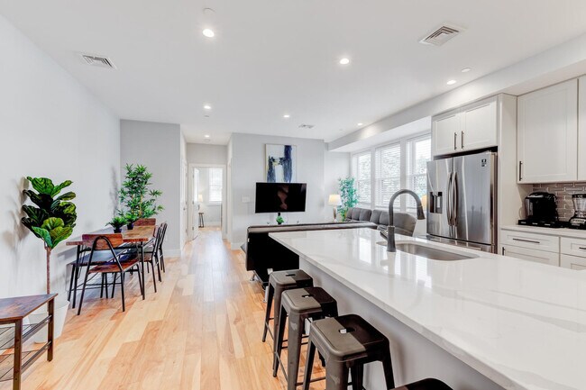 Foto del edificio - 1011 Bennington St