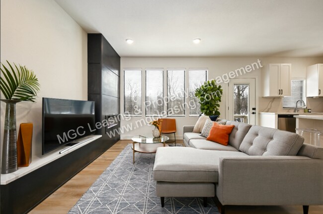 Foto del edificio - 8207-8209 E 66th St