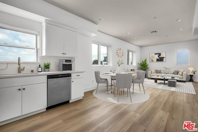 Building Photo - 4703 Saturn St