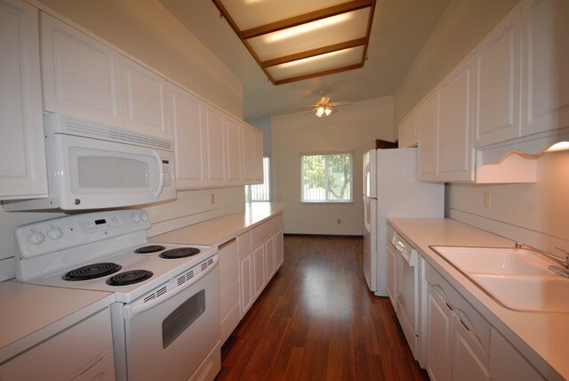 Foto del edificio - Spacious Townhome with Expansive View and ...