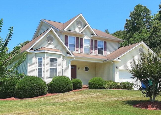 Building Photo - 201 Dogwood Acres Ln