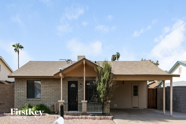 Building Photo - 425 E Julie Dr