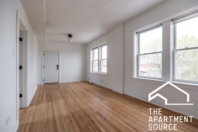 Foto del edificio - 3049 W Medill Ave