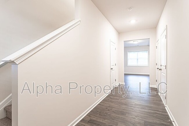 Building Photo - 27 Apricot Ln