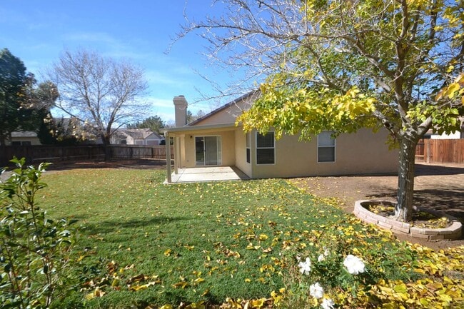 Building Photo - 42404 Blossom Dr