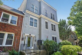Building Photo - 1350 Nicholson St NW