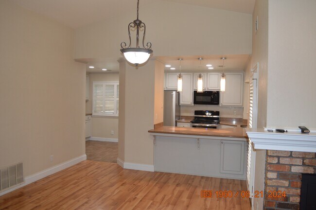 Building Photo - 4504 Trowbridge Ln