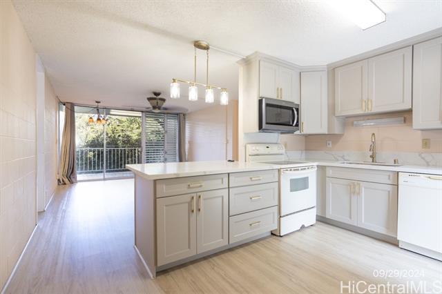 Foto del edificio - 95-227-227 Waikalani Dr