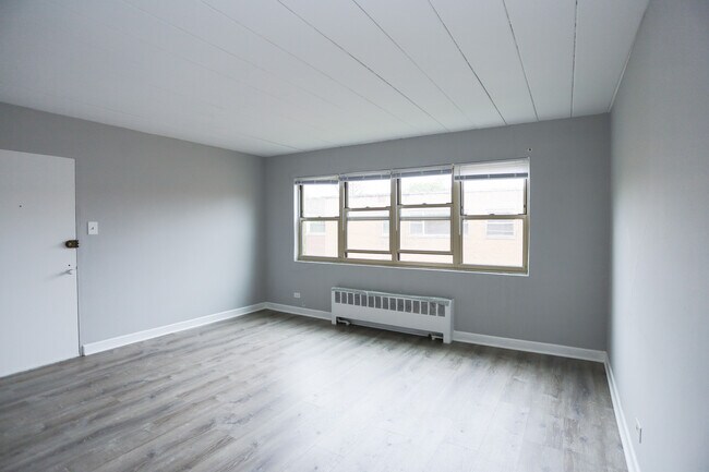 Foto del edificio - 5649 N Christiana Ave