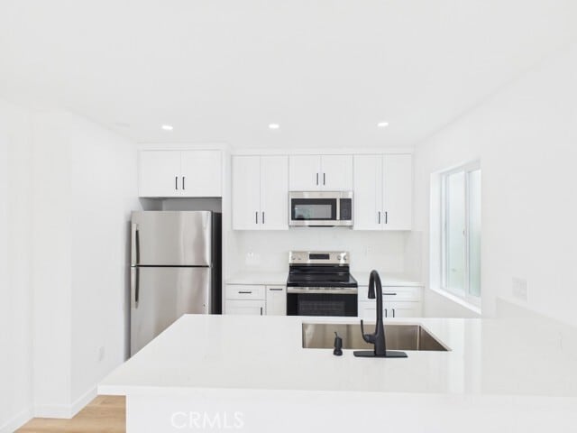 Building Photo - 748 Newport Ave