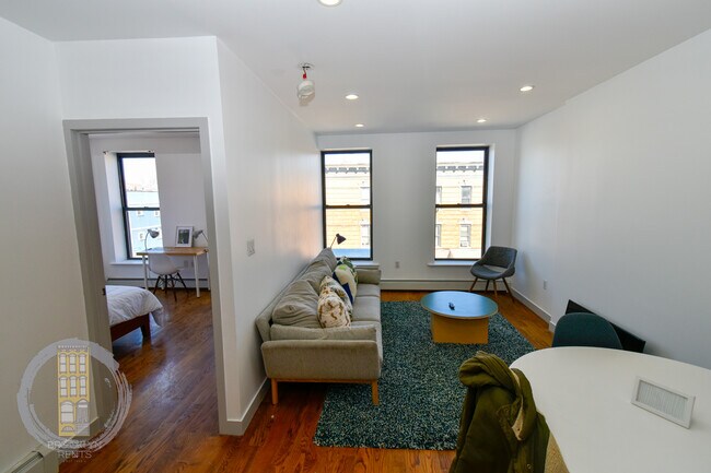 Foto del edificio - 688 Halsey St