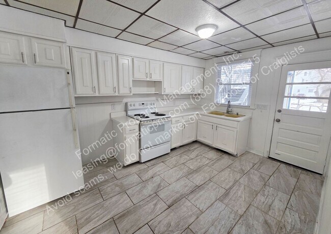 Foto del edificio - 168 W River St