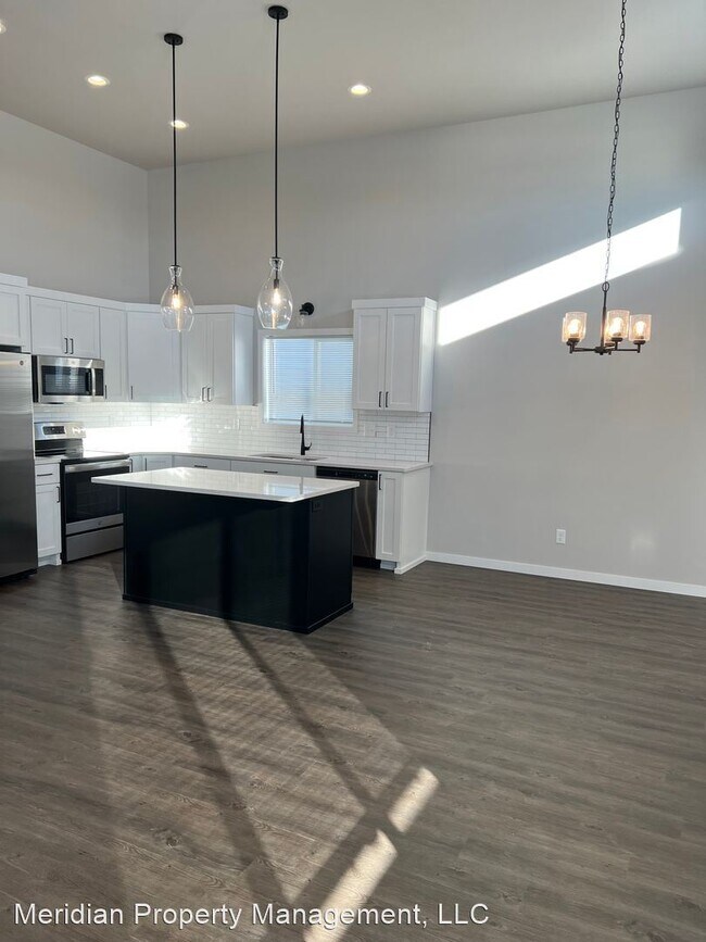 Foto del edificio - 3 br, 3 bath House - 4996 37th Ave S