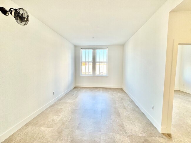 Building Photo - 2102 Mechanic St