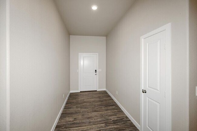 Foto del edificio - 1536 Montaluse Rd