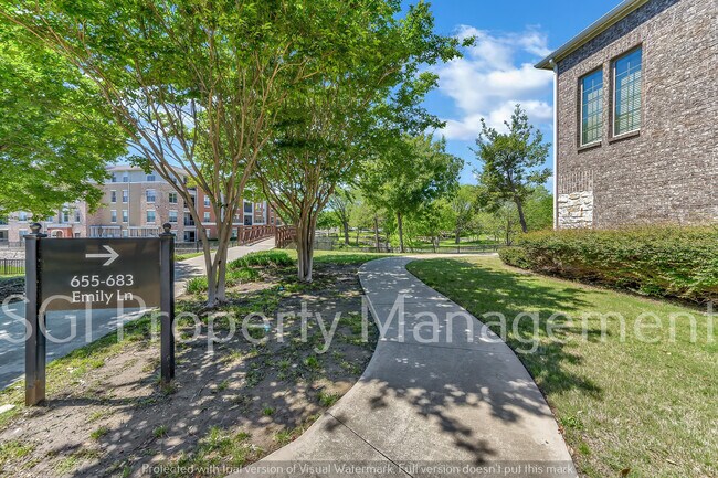 Foto del edificio - 679 Emily Ln