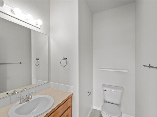 Building Photo - 6228 Comiskey Dr