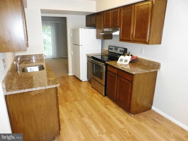 Building Photo - 3121 Benton Square Dr