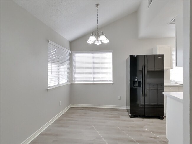 Foto del edificio - 2214 Townhall Ln