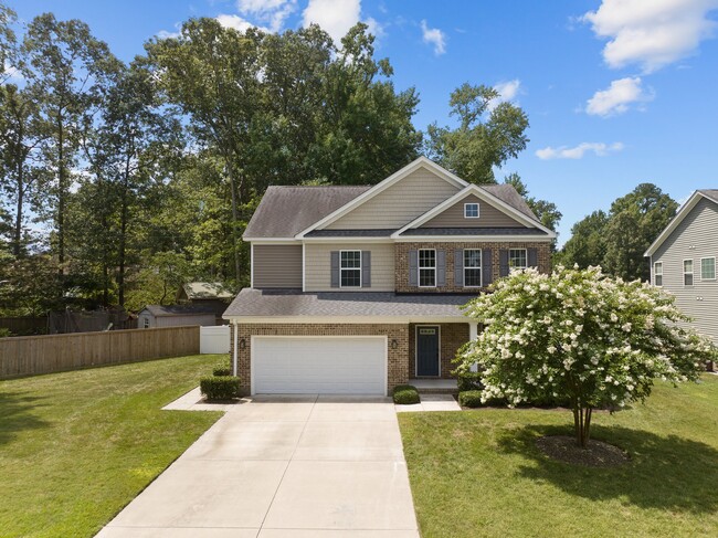 Building Photo - 525 Butterfly Dr