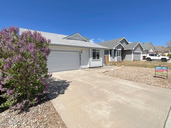 Photo - 4 Bedroom Home Available Near Research Pkwy & Scarborough Dr!