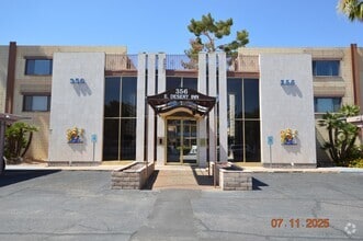 Building Photo - 356 E Desert Inn Rd
