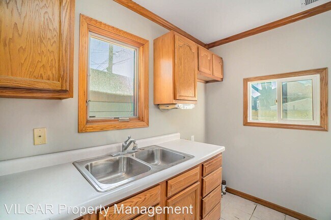 Building Photo - 3 br, 1.5 bath House - 4218 Euclid