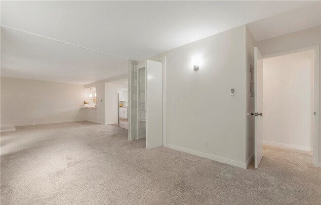 Foto del edificio - 22935 Nadine Cir