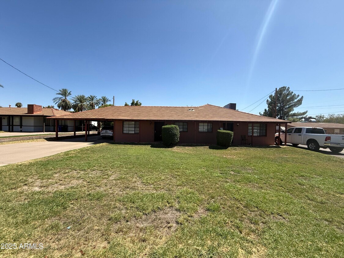 Foto principal - 5107 E Oak St