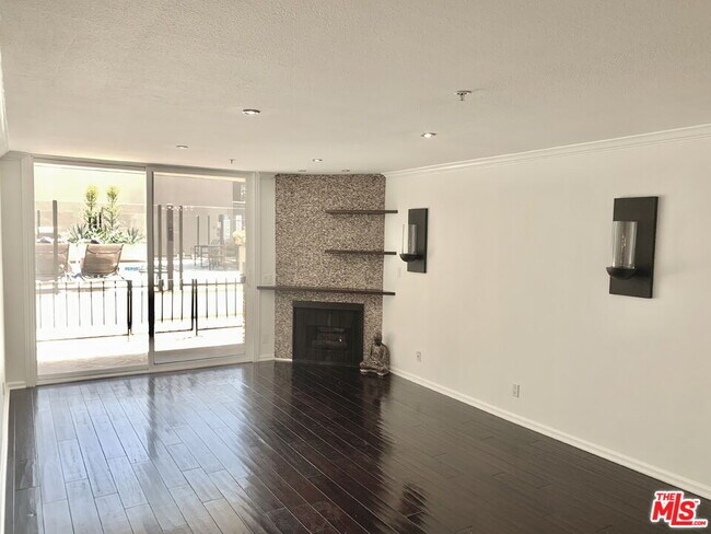Foto del edificio - 7320 Hawthorn Ave