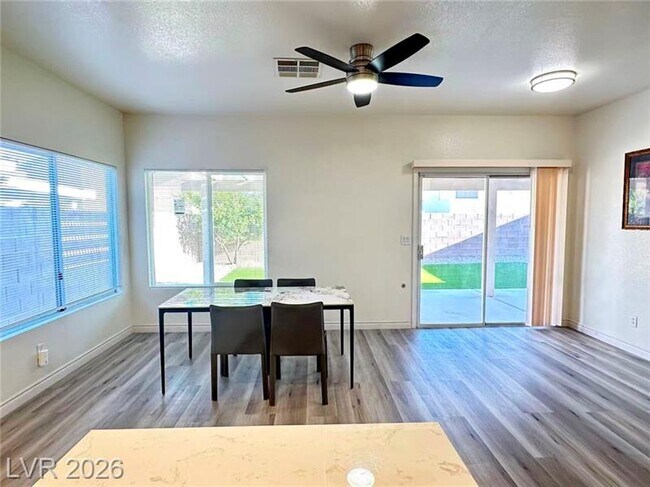 Building Photo - 5213 Longridge Ave