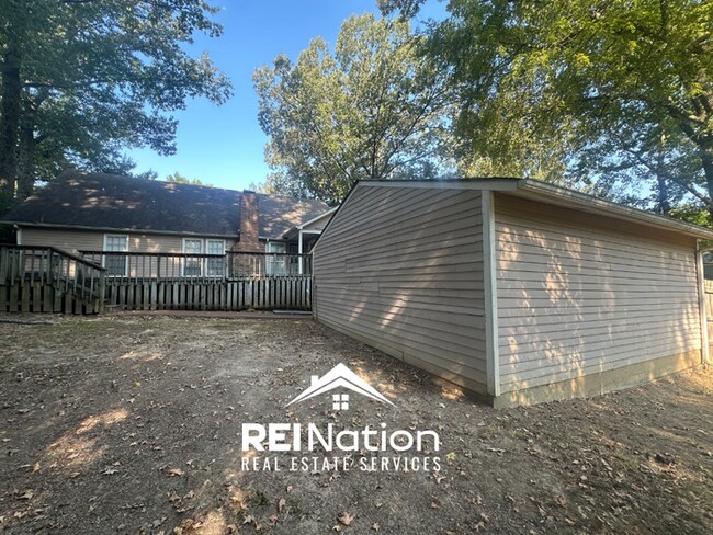 Foto del edificio - CORDOVA SHOWSTOPPER! Massive 4BR/3BA w/ Deck, Detached Garage & Porch!