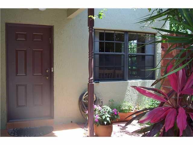 Foto del edificio - 9132 Vineyard Lake Dr