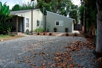 Building Photo - 2402 Buena Vista Cir