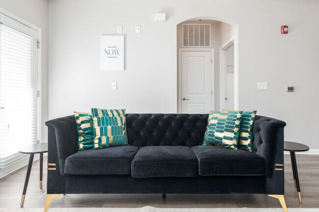 Foto del edificio - 7145 Purcell Dr