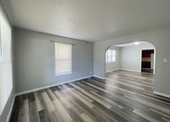 Foto del edificio - Spacious 3 bedroom home