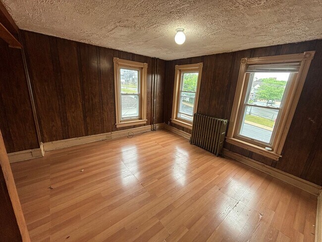 Building Photo - 528 W Wyoming St