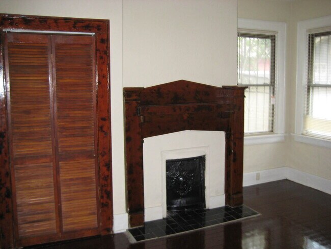 Foto del edificio - 611 E 37th St