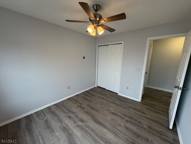 Foto del edificio - 6 Nashville Ct