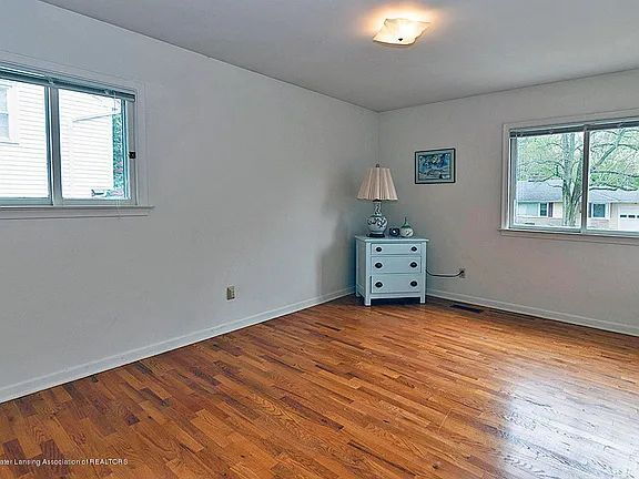 Foto del edificio - "Charming 3-Bed, 3-Bath Gem with Spacious 1774 Sq. Ft. in East Lansing"