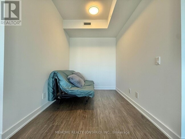 Building Photo - 88 Queen St E