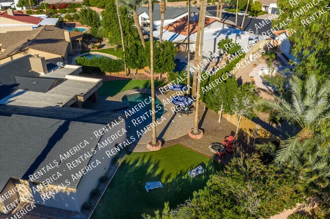 Foto del edificio - 7007 N Vía De Manana