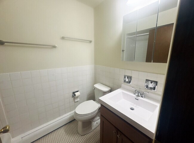 Foto del edificio - 866 N Milwaukee Ave